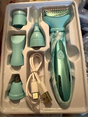 Aqua Multi-Head Electric Shaver & Grooming Kit